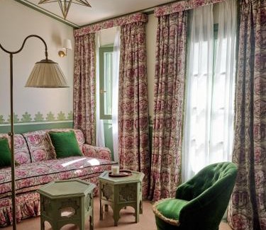 Encarnacion-Regina Hotel | Cristine Bedfor Sevilla Boutique Hotel
