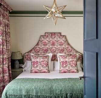 Encarnacion-Regina Hotel | Cristine Bedfor Sevilla Boutique Hotel