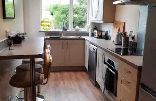 Chillington Cabaña | Croak Cottage, backing on to Frogmore Creek, part of the Salcombe Estuary