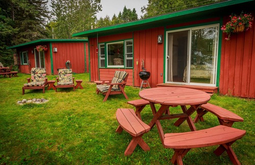 Croftville Cabaña | Croftville Road Cottages # 2. En la orilla del lago superior. Acogedor y Romántico.