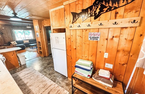 Bayfield Cabina | Croll Cabins-Peterson's Porch- #6 at Vallecito Lake. Amazing views, pet friendly