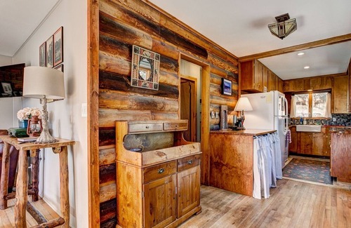 Estes Park Cabaña | Crooked Pine Cottage