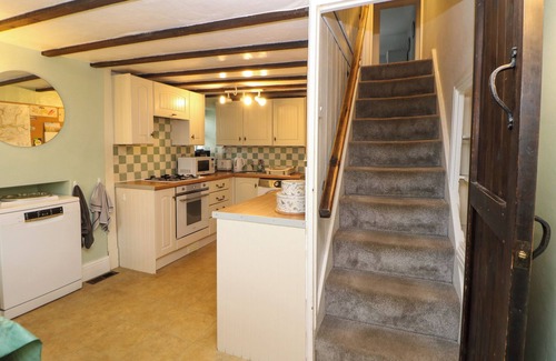 Litton Cabaña | CROSS VIEW, pet friendly, with open fire in Litton, Derbyshire
