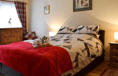 Alexandria Casa | Crossburn Hideaway