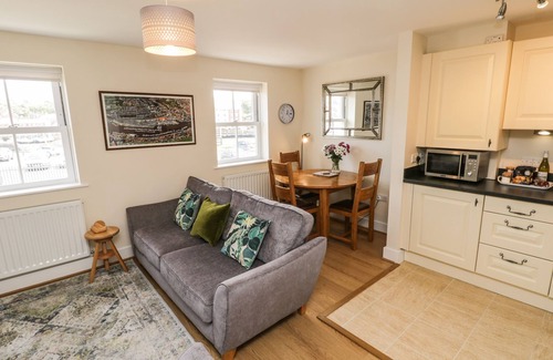 Whitby Cabaña | Crossing Cottage