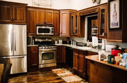 Carthage Casa | Crossroads Loft & Studio Apt. Pasos de Rt. 66 y hermosa plaza Cartago
