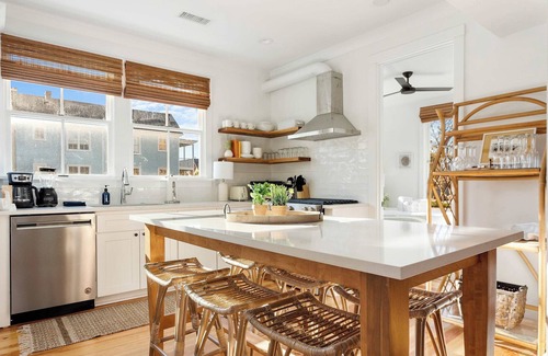 Westside Casa | Downtown Elegance - Close to King!