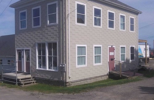 Lubec Apartamento | Crow's Nest, A terrific 2-bedroom apartment with WiFi in charming Lubec village