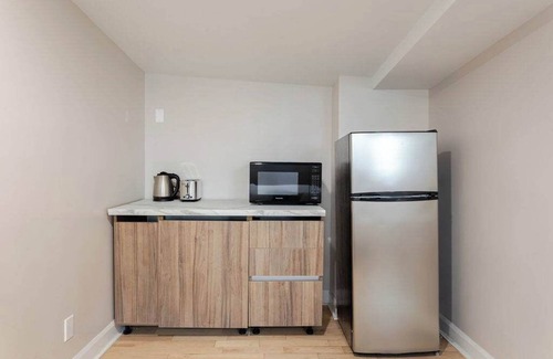 Gay Village Hotel | Crown Duo – Heart of Montreal