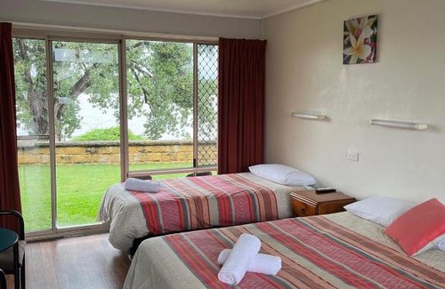 Grafton Hotel | Crown Hotel Motel