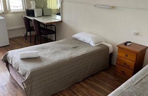 Grafton Hotel | Crown Hotel Motel