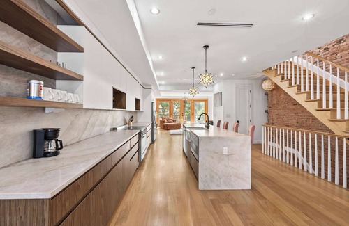 Crown Heights Apartamento | Crown Terrace II by Rove | Duplex w/Outdoor Spaces