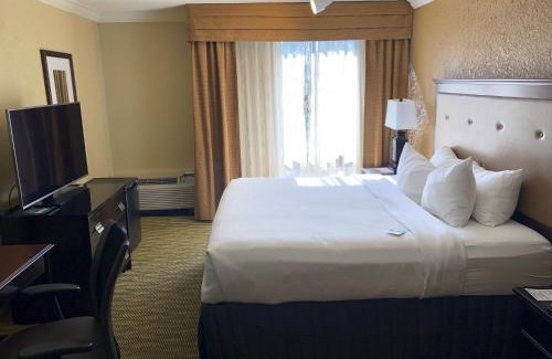 Northside Hotel | Crowne Plaza Jacksonville Airport I-95N by IHG