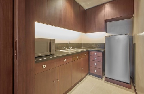 Ortigas Center Hotel | Crowne Plaza Manila Galleria by IHG