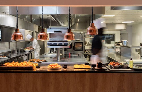 Quartier de la Folie-Mericourt Hotel | Crowne Plaza Paris Republique by IHG