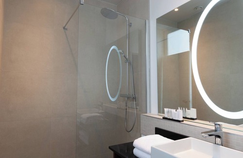 Quartier de la Folie-Mericourt Hotel | Crowne Plaza Paris Republique by IHG