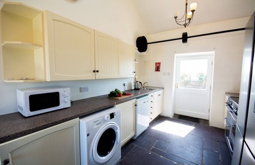 Bwlchtocyn Cabaña | Crowrach - sleeps 7 guests in 3 bedrooms