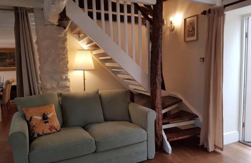 Pickering Casa | Cruck Cottage - Gorgeous 300 Year Old Cottage Mins from North Yorkshire Moors, Steam Trains and Picturesque Pickering