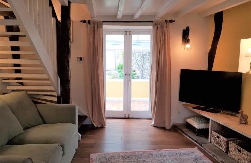 Pickering Casa | Cruck Cottage - Gorgeous 300 Year Old Cottage Mins from North Yorkshire Moors, Steam Trains and Picturesque Pickering