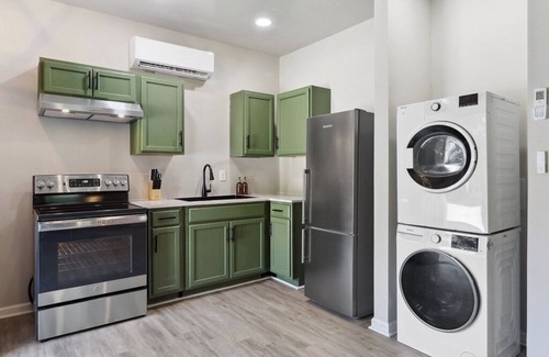 Midtown Casa | Crystal Clear Comfort Studio ~D