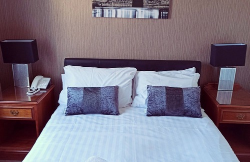 Cambridge Hotel | Crystal Hotel