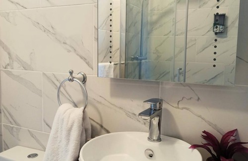 Cambridge Hotel | Crystal Hotel