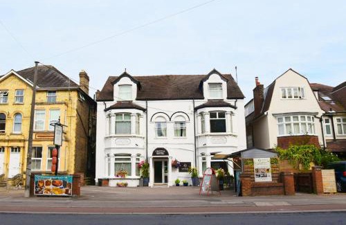 Cambridge Hotel | Crystal Hotel & Savour