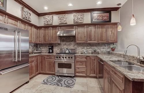 Breckenridge Hotel | Crystal Peak Lodge