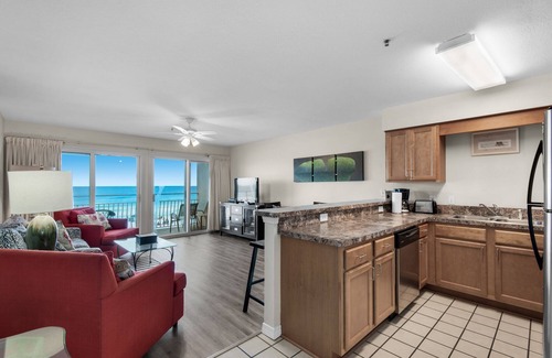 Crystal Beach Condominio | Crystal Sands Condo, Directly on the Beach
