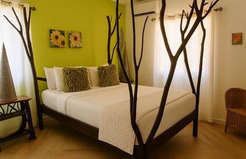 Palmiste Hotel | Crystals Villa Hotel