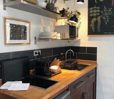 Tiagua Apartamento | Cuarto Botánico Studio - Shared Pool - Central Island Location - 10 mins drive to Famara and La Santa