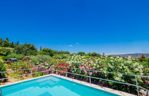 Alhaurín de la Torre Cabaña | Cubo's Casa Rural Cortijillo Las Barrancas Family / piscina privada / aire acondicionado / BBQ / wifi gratis