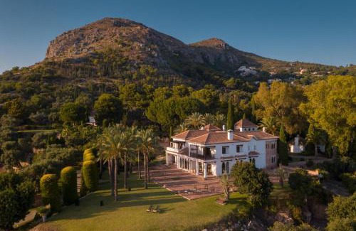 Malaga-Este Villa | Cubo's Mountain Bayview Luxury Villa