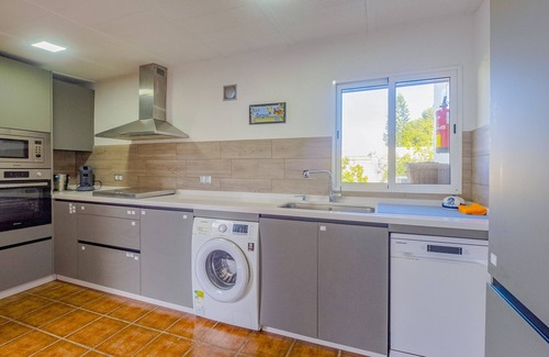 Cártama Villa | Cubo's Villa Mariposa Cártama / Piscina privada / amplio jardín / wifi gratis