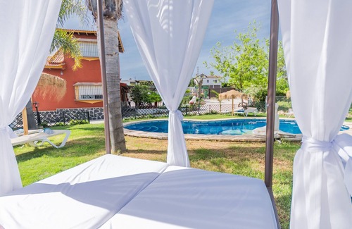 Alhaurín el Grande Villa | Cubo's Villa Sonia. Jardin, piscina, wifi, BBQ, climatización.