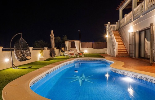 Coin Villa | Cubo's Villa Gabriela Family / Wifi gratis / piscina privada / jacuzzi