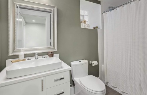 North Center Apartamento | Cubs Playoffs getaway 2BR 2BA Apartment near Wrigley Field