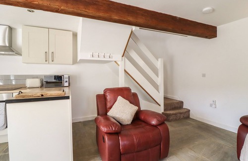 Ogden Casa | CUCKOO COTTAGE, pet friendly, character holiday cottage in Oxenhope