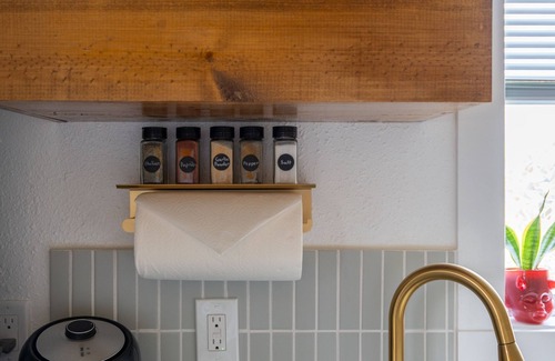 South Tacoma Casa | Cuckoo's Nest Loft - AC 1BR/1BA w kitchenette W/D