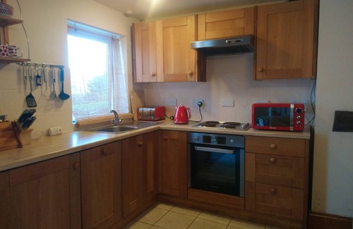 Tan-y-groes Cabaña | Cuckoo Springs Cottage A Romantic Quiet Cosy Retreat Close Beaches and Village