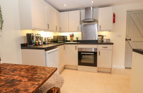 Llithfaen Cabaña | CUDFAN FACH, family friendly, character holiday cottage in Llithfaen
