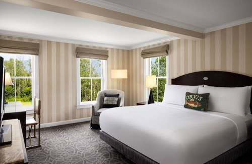 Manchester Hotel | Culture, Comfort & Trails – Stay Near Manchester's Best