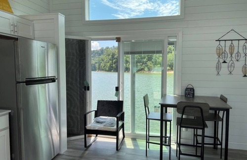 Russell Springs Alquiler De Eote | Cumberland Floathouzz-White Tiny