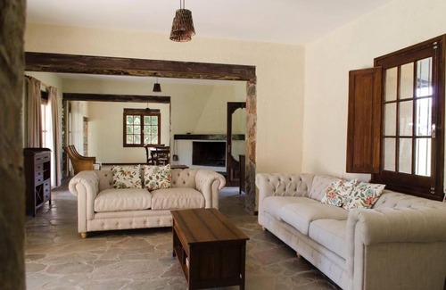 Lavalleja Casa | Cumbres de la Ramallo Casa de Campo