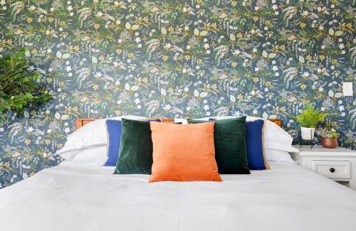 Westmont Apartamento | Curated for Cozy Longer Stays