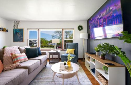 Westmont Apartamento | Curated for Cozy Longer Stays