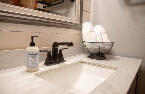 Doniphan Otro | Current River Mark Twain Forest Farmhouse Barndominium Located in the Ozarks