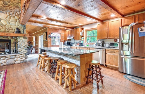 Clarklake Cabina | Custom-Built Clarklake Cabin: Sauna & Cold Plunge!
