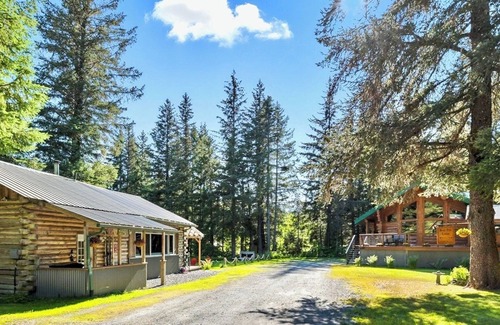 Seward Casa | Inicio de registro personalizado: limpio, espacioso y a solo 4 millas del centro de Seward.