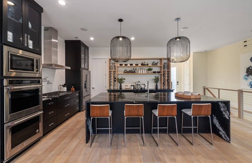 East Durham Casa | Custom Home Near Duke~Fast WiFi & Easy Check in